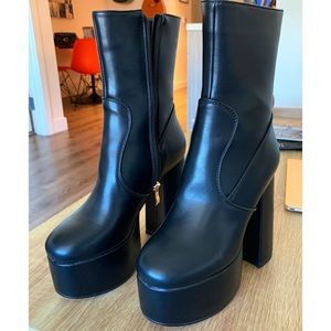 NWOT Dolls Kill Platform Vegan Leather Black Boots
